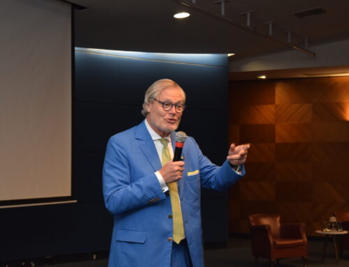Gunther Pauli apresenta a Economia Azul 5.0 e desafia brasileiros a transformar potencial em projetos concretos
